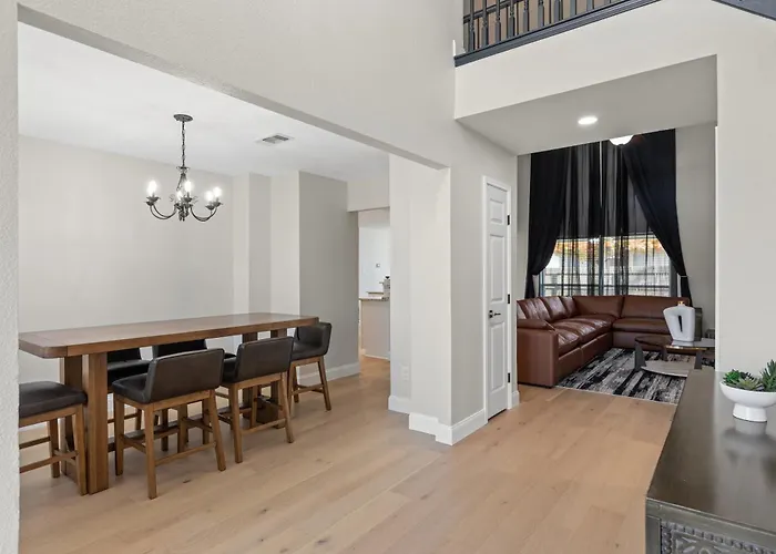 Spacious 5-Bedroom Villa In Welcoming Burleson With Wifi, Ac
